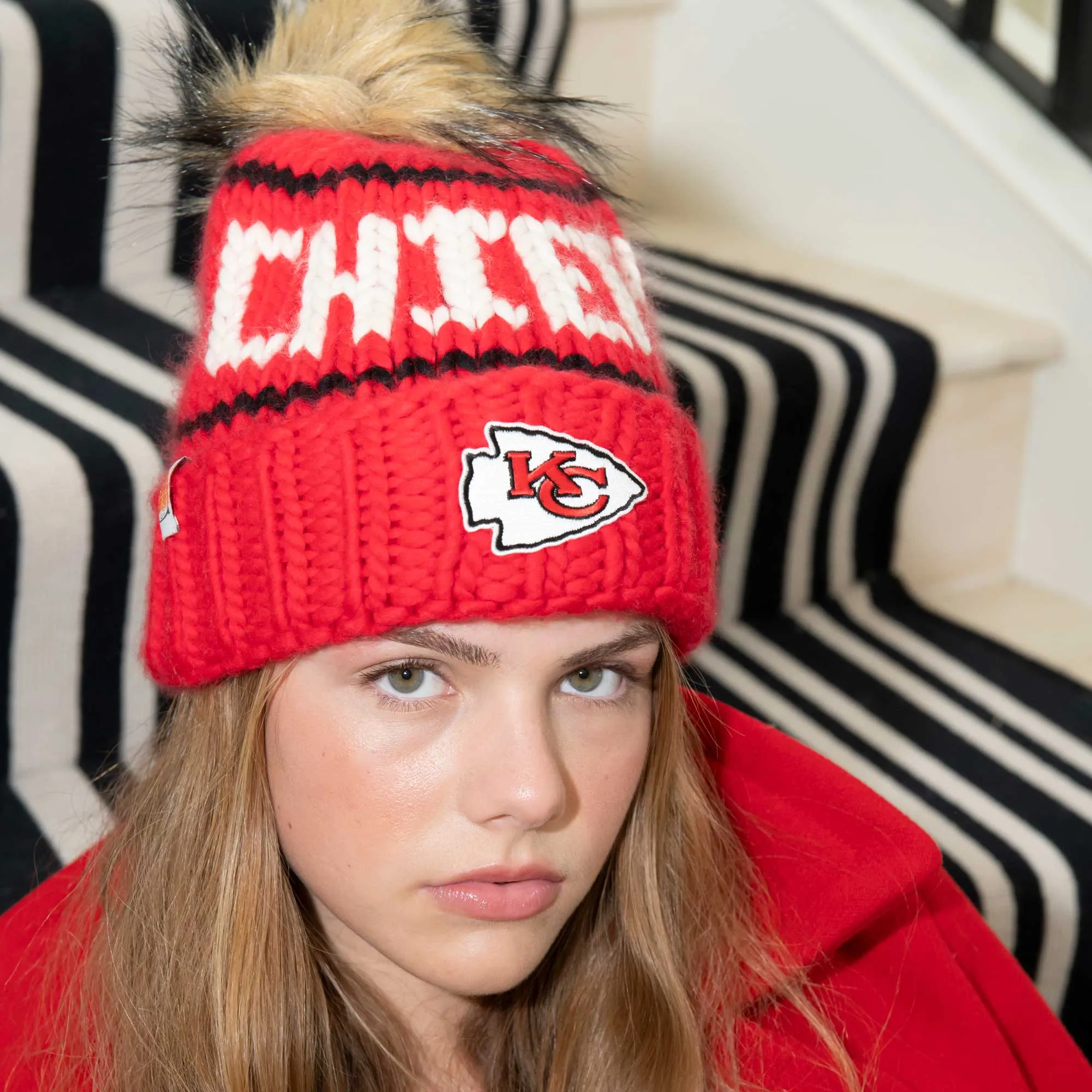 KANSAS CITY CHIEFS LELE SADOUGHI X NFL RED BEANIE FAUX FUR POM